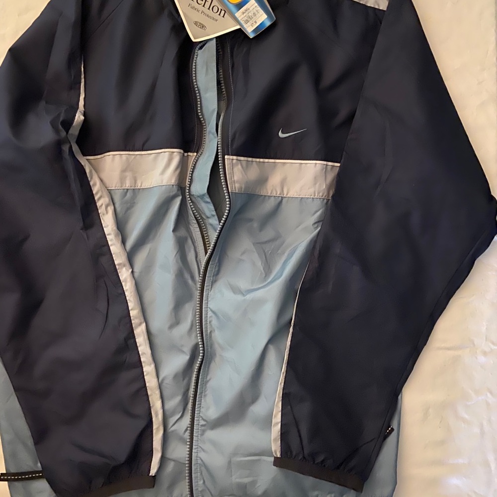 Nike jacket - Picture 4 of 4